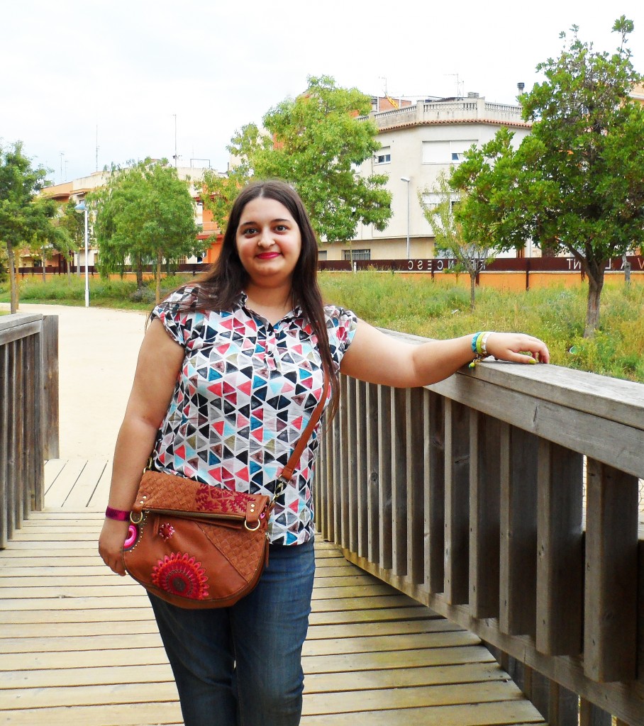 camiseta triangulos colorida 5