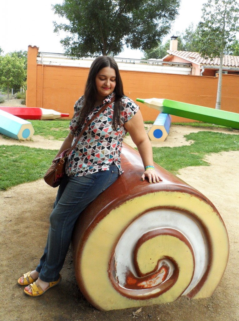 camiseta triangulos colorida 8