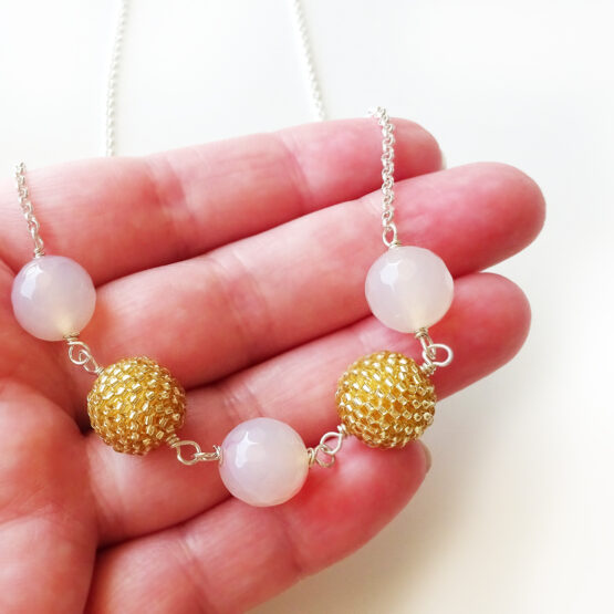 Daphne Necklace with Agate Pink and golden Beads