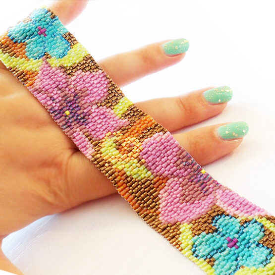 Flower Flowers Bracelet in pink and brown glass beads - Wide Cuff Bracelet