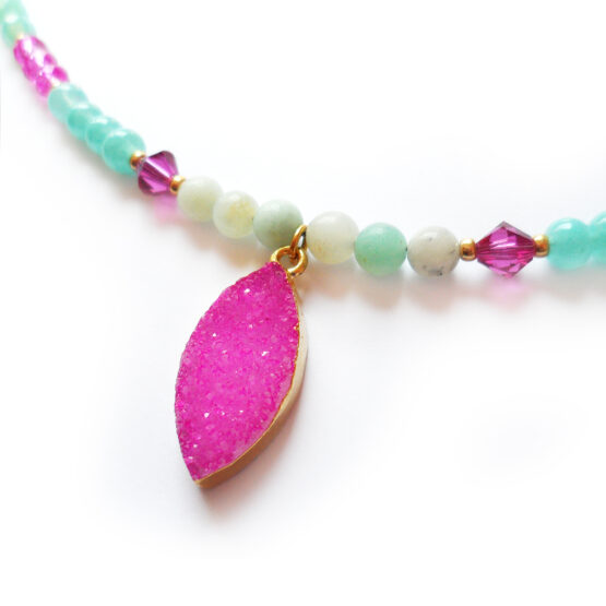 Collar Drusa Rosa con cuentas semipreciosas y cristalitos de swarovski