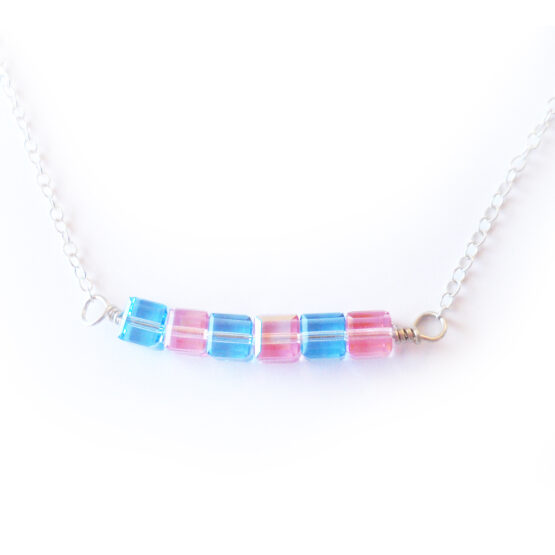 Collar Vanessa en Cubos de Cristales de Swarovski rosa y azul