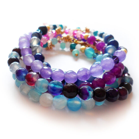 Pulseras Vacaciones con cuentas semipreciosas de agata teñida azules y lilas