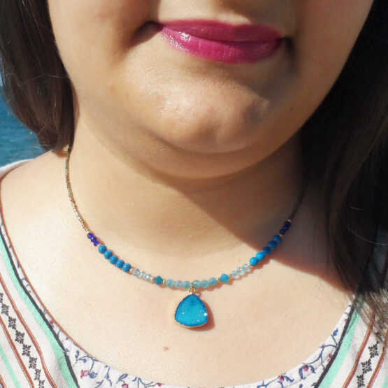 Collar Drusa Azul con cuentas semipreciosas y cristalitos de swarovski